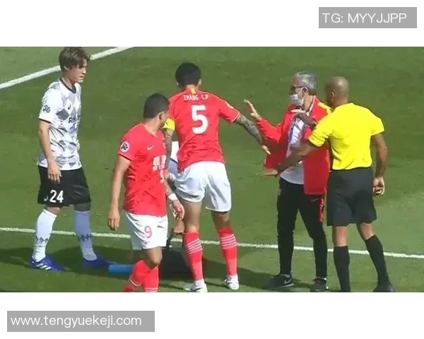 头晕胜利船与恒大对决的精彩瞬间与战术分析