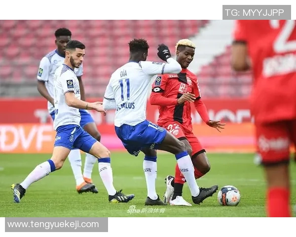 第戎与兰斯的激烈对决引发热议球迷们的观点碰撞与分析 第戎与兰斯的激烈对决引发热议球迷们的观点碰撞与分析