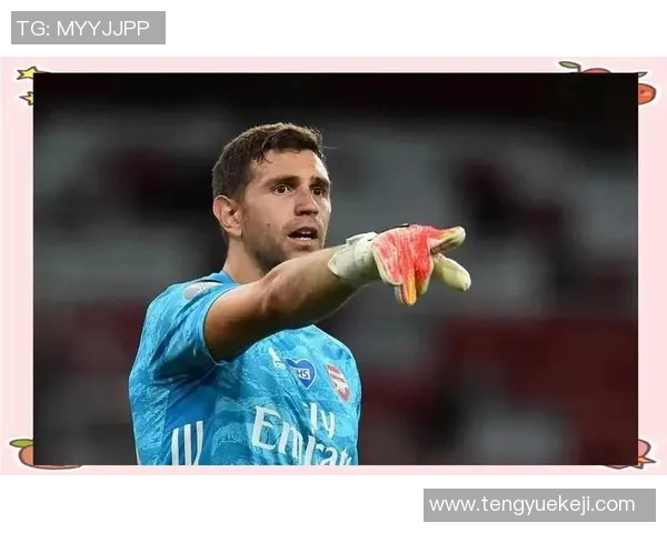 马丁内斯的传奇之路：从足球新星到世界冠军的辉煌历程